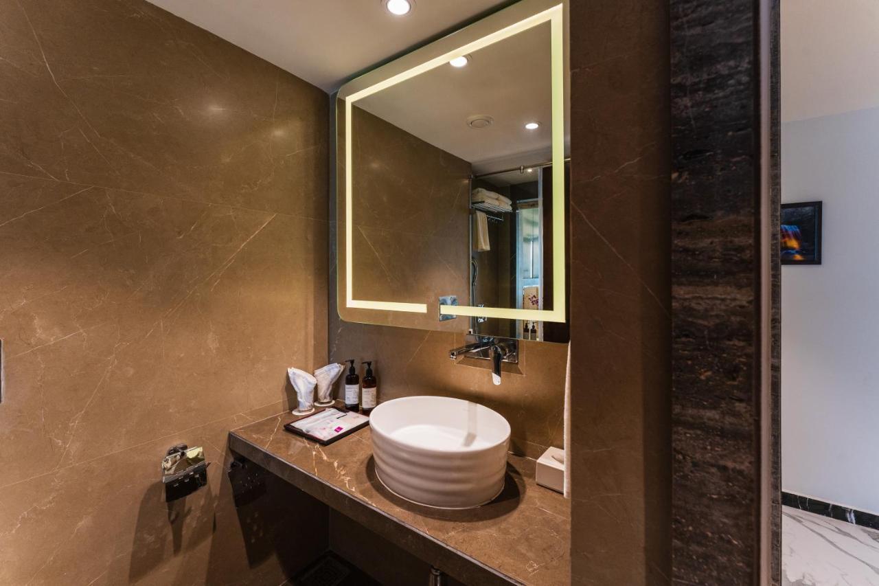 Regenta Central Imperial Candolim Goa Exterior foto